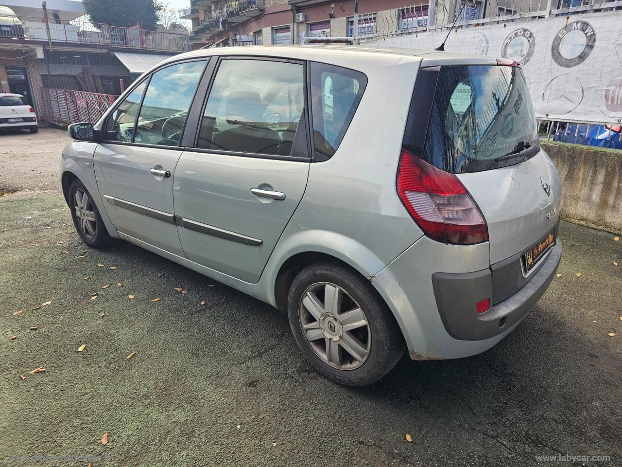 RENAULT Scénic 1.5 dCi 82 CV Confort Dynamique