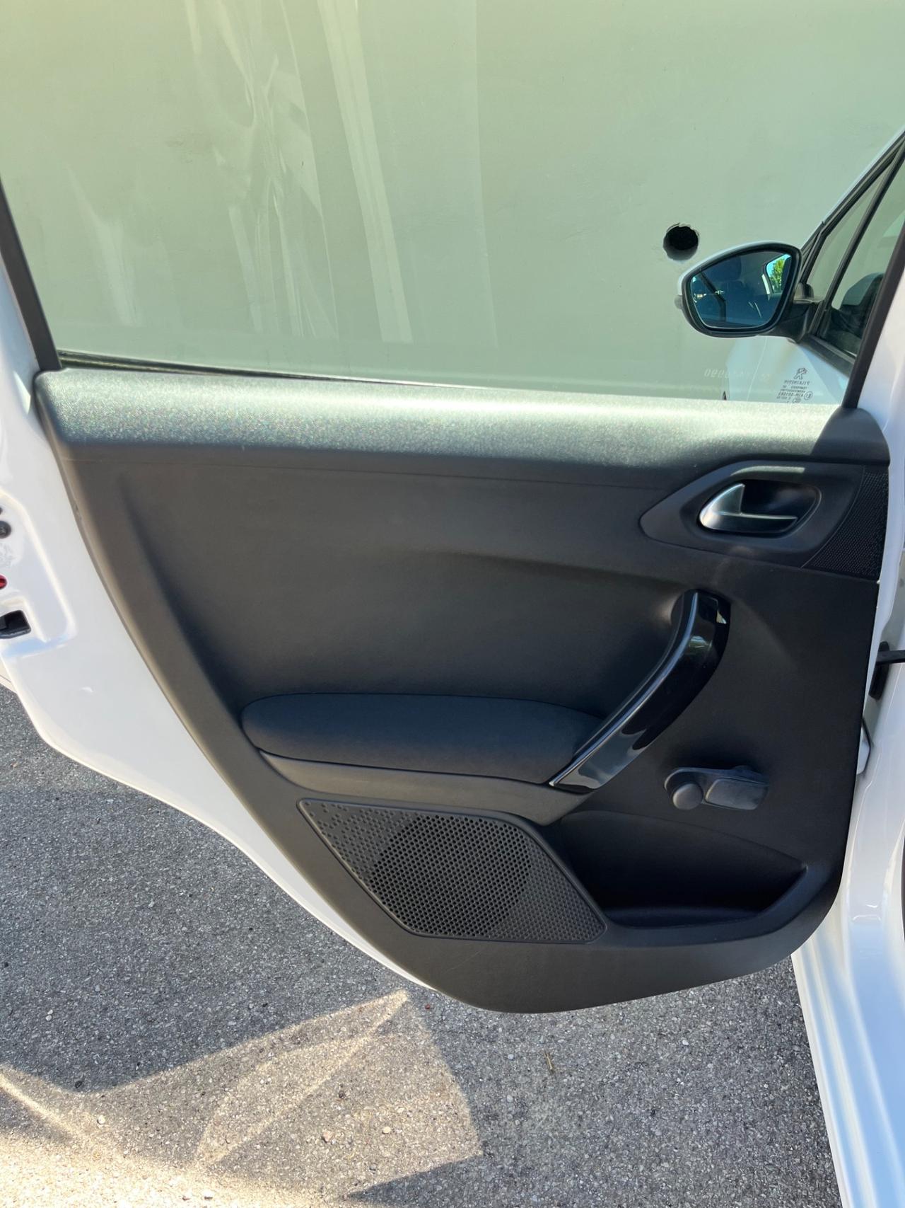 Peugeot 208 1.2 VTi 82 CV 5 porte Access