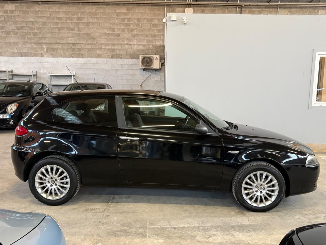 Alfa Romeo 147 1.6 16V TS (105) 5 porte Black Line