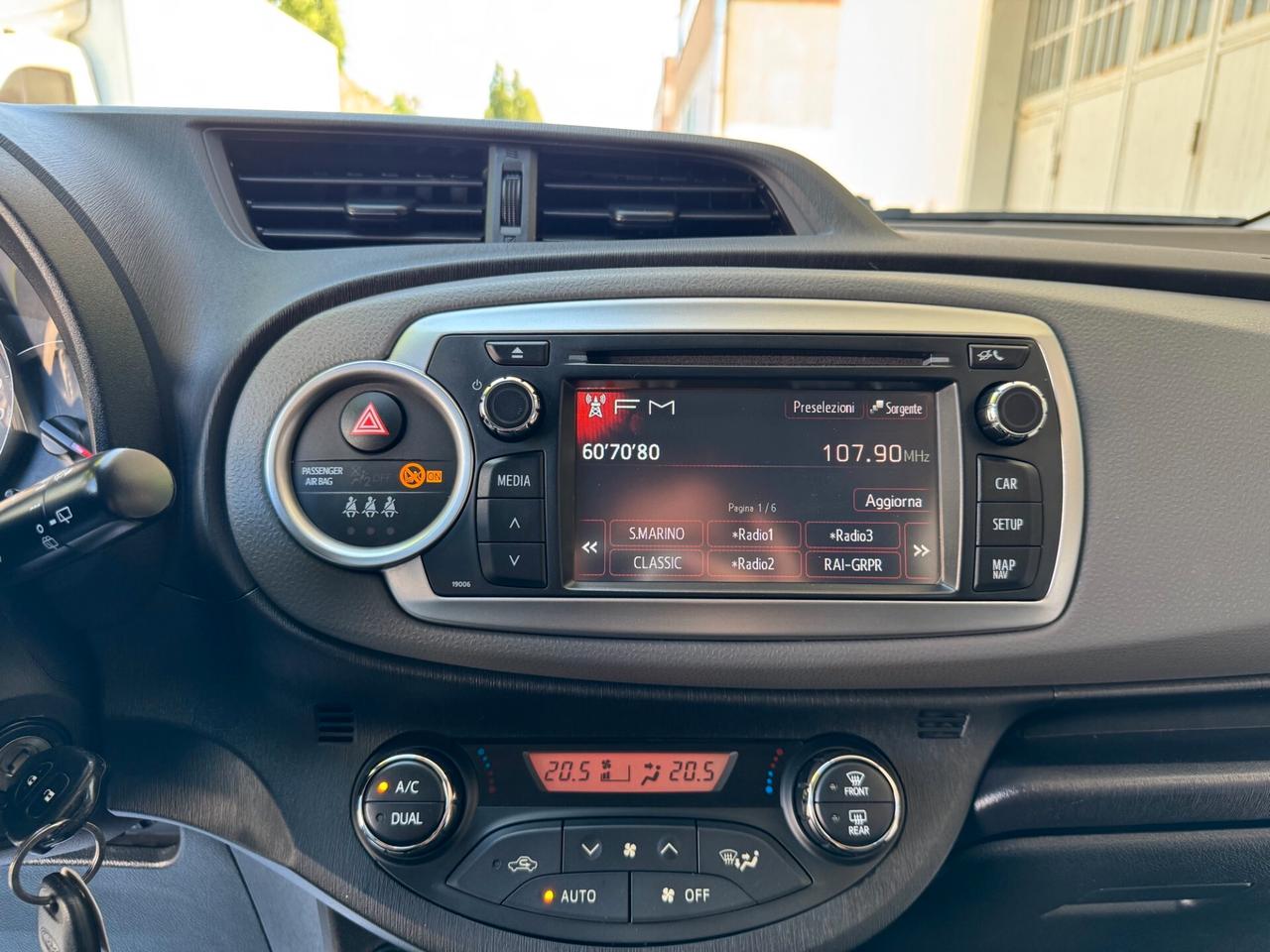 Toyota Yaris LOUNGE 5P GARANZIA 24 MESI NEOPATENT.