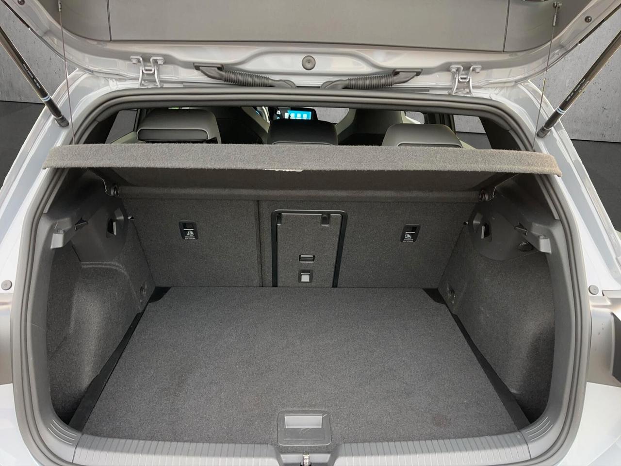 Volkswagen Golf 1.5 eTSI 115 CV DSG R-Line