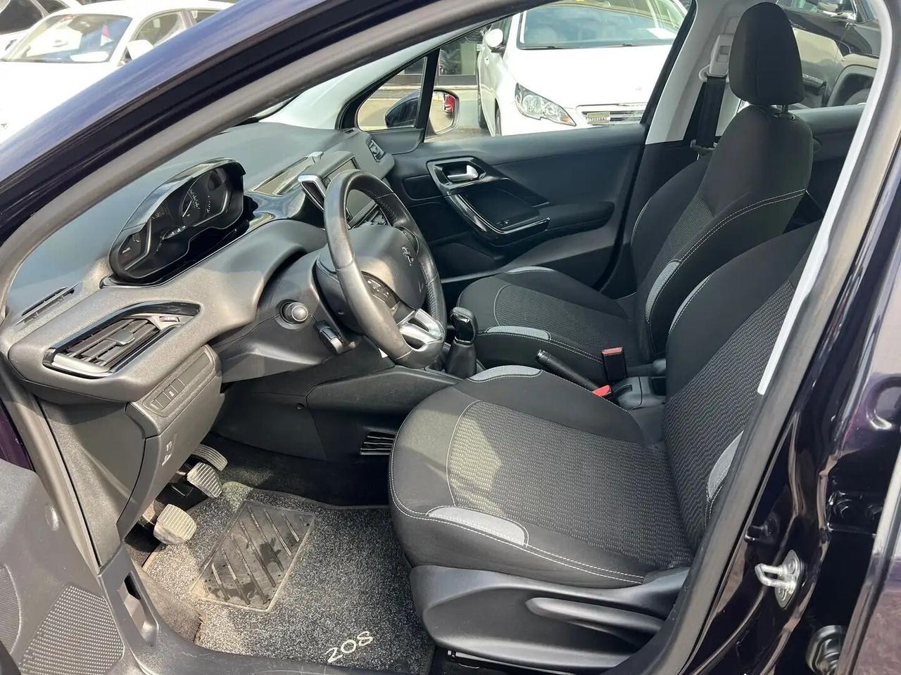 PEUGEOT 208 1,4 HDI-UNICA PROPRIETAR-4 REVISIONI