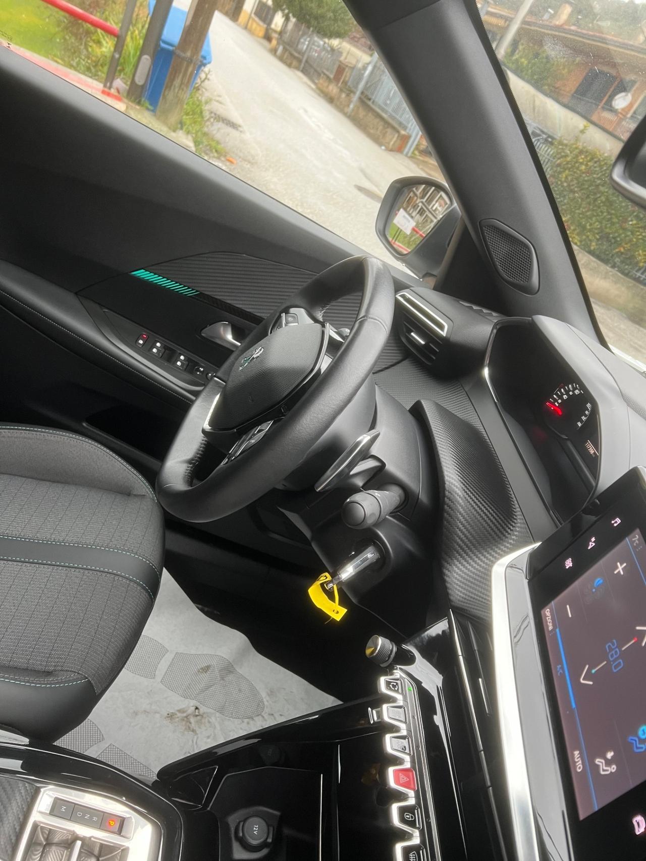 Peugeot 2008 BlueHDi 130 S&S EAT8 Allure