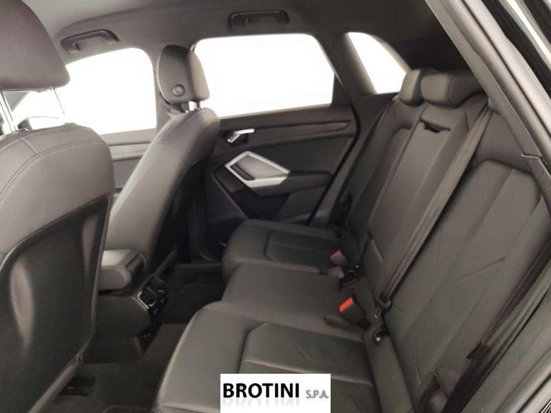 Audi Q3 45 TFSI quattro S tronic Business Advance