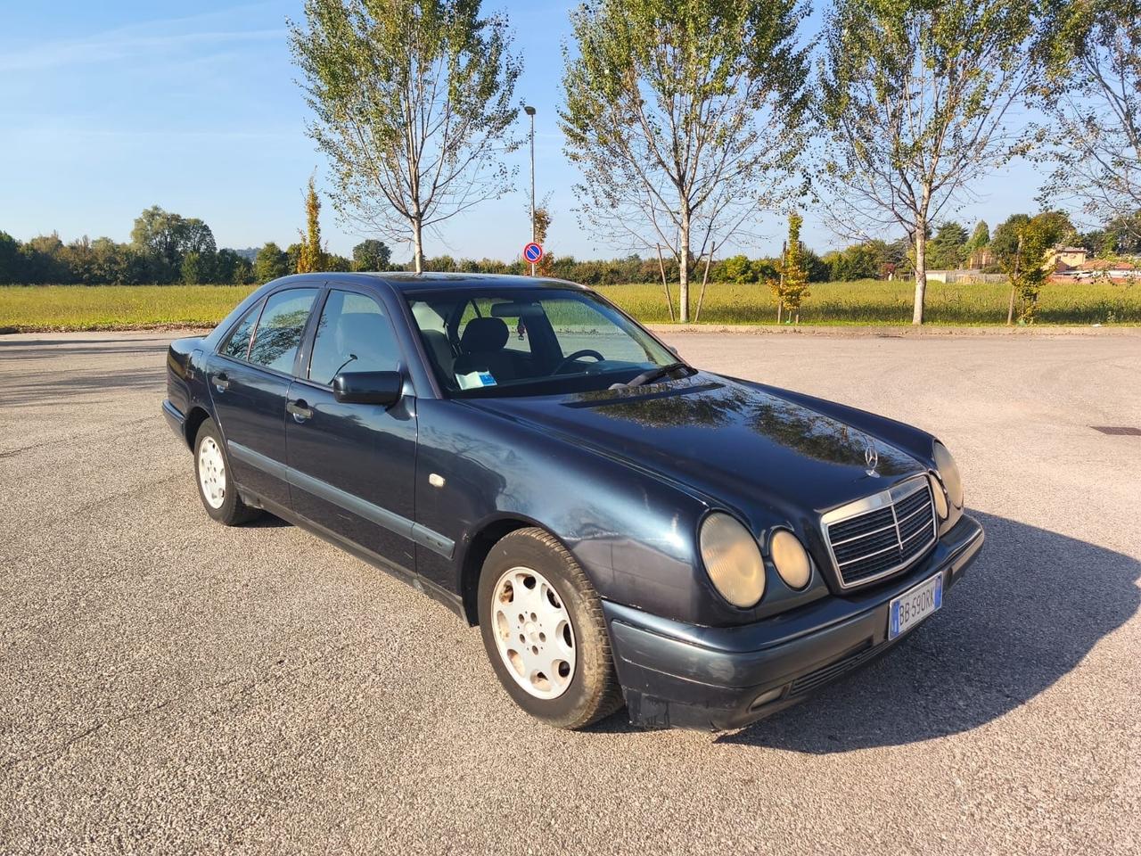 Mercedes-benz E220 solo export