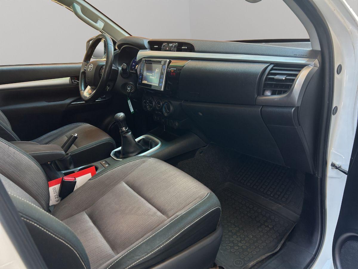 TOYOTA - Hilux - 2.4 d-4d 4x4 EXECUTIVE TELECAMERA + iva