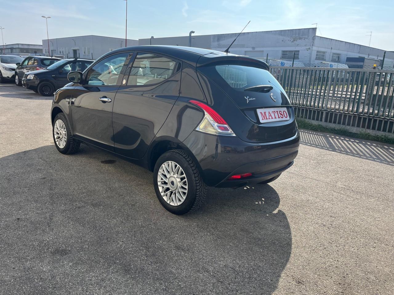 Lancia Ypsilon 0.9 TwinAir 85 CV 5 porte Metano Ecochic Gold