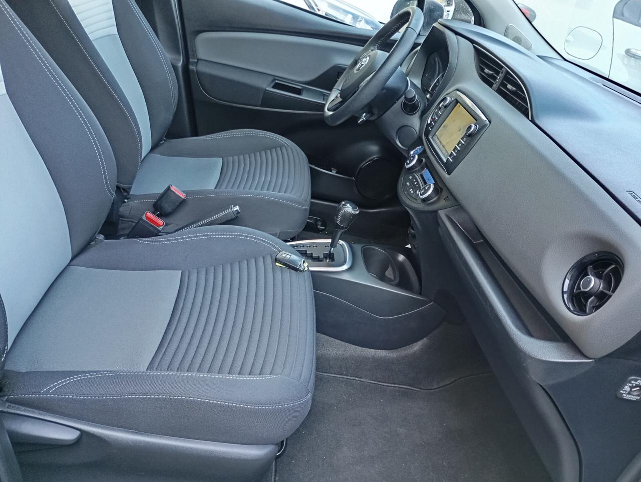 Toyota Yaris 5P 1.5 Hybrid Business Aut.