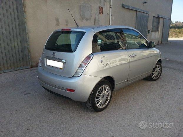 Lancia Ypsilon 1.2 69CV Oro