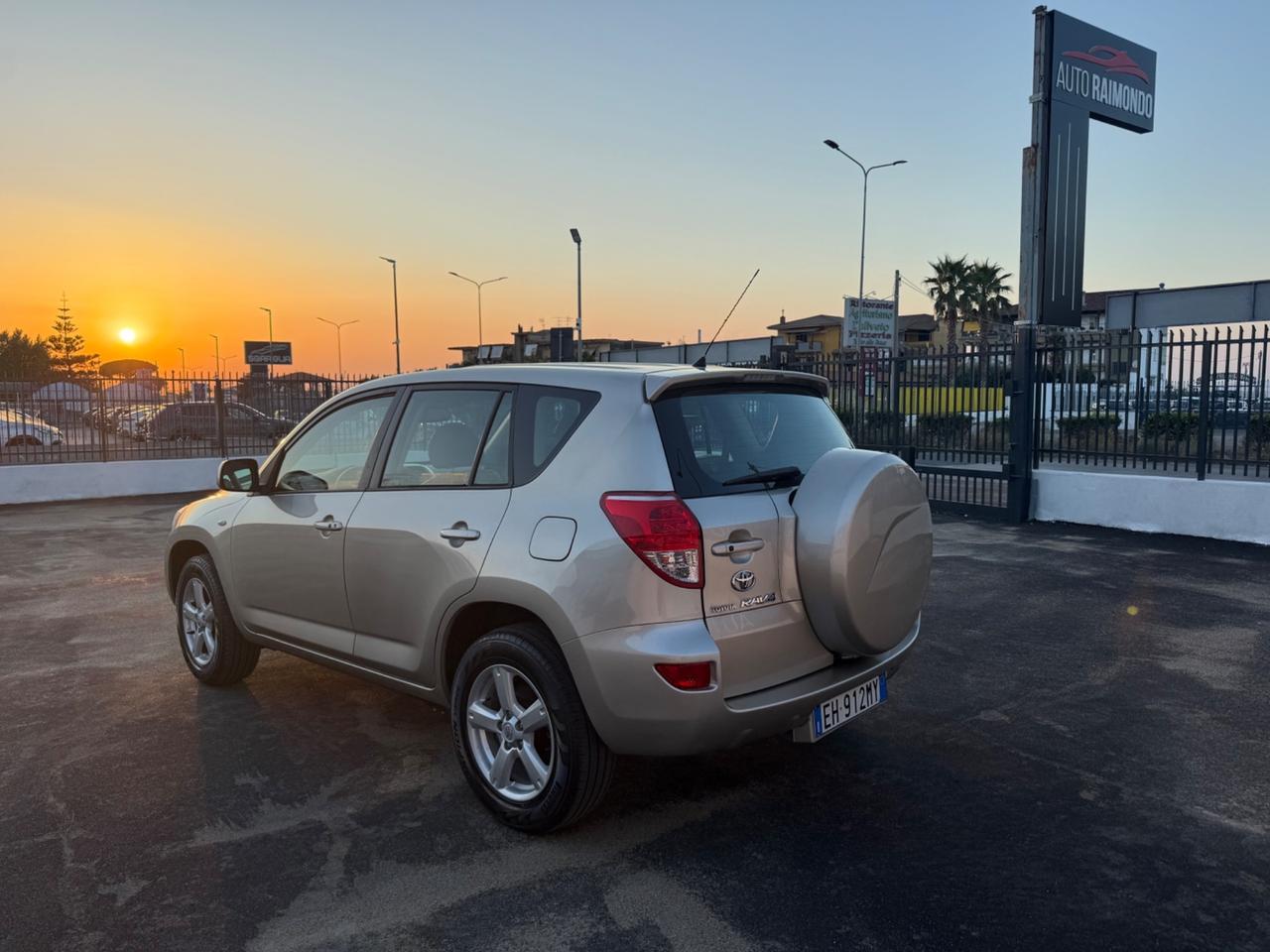 Toyota RAV 4 2.0 Benzina 152 Cv Automatica