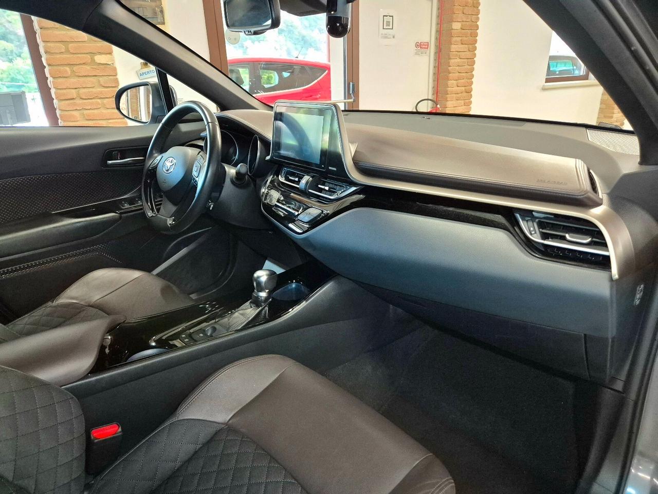 Toyota C-HR 1.8 Hybrid E-CVT Lounge