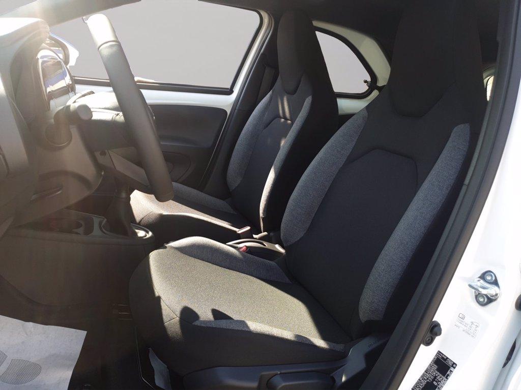 TOYOTA Aygo X 1.0 Active 72cv del 2025