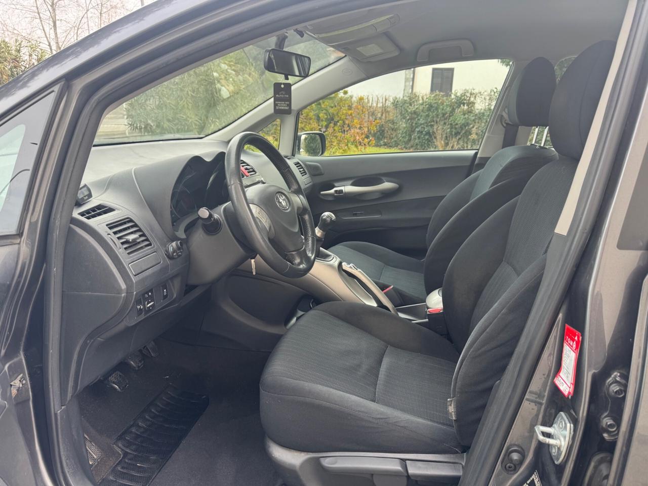 Toyota Auris 1.6 5 porte Sol OK NEOPATENTATI