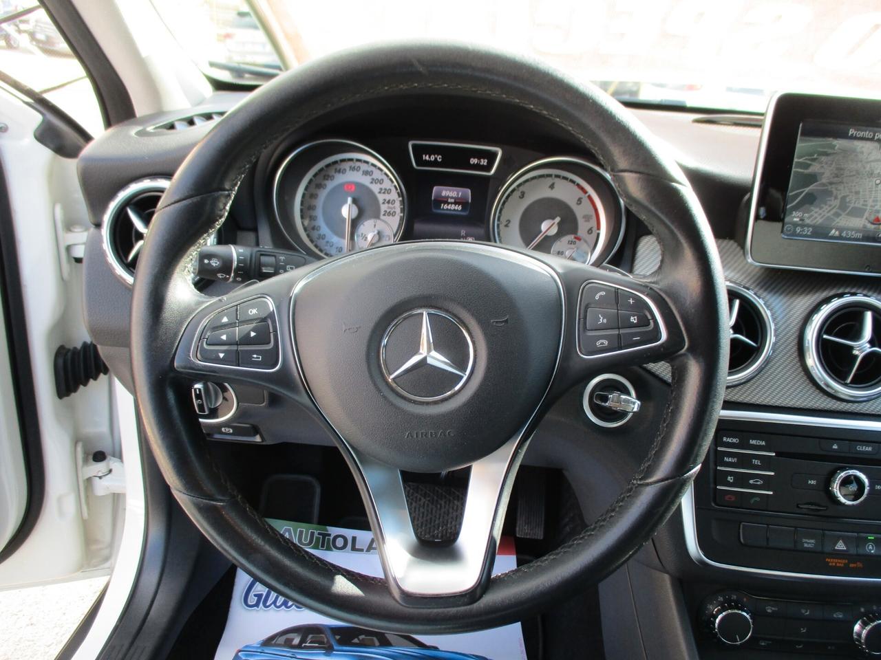 Mercedes-benz GLA 180 Executive FULL (NAVI RETROCAMERA)