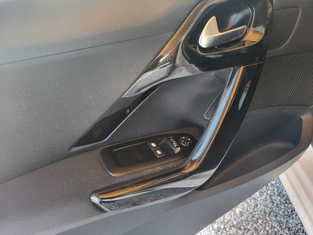 Peugeot 208 1.2 VTi 82 CV 5 porte Allure