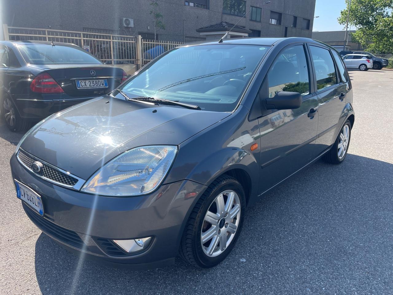 Ford Fiesta 1.2 16V 5p.Ghia euro4 neopatentati