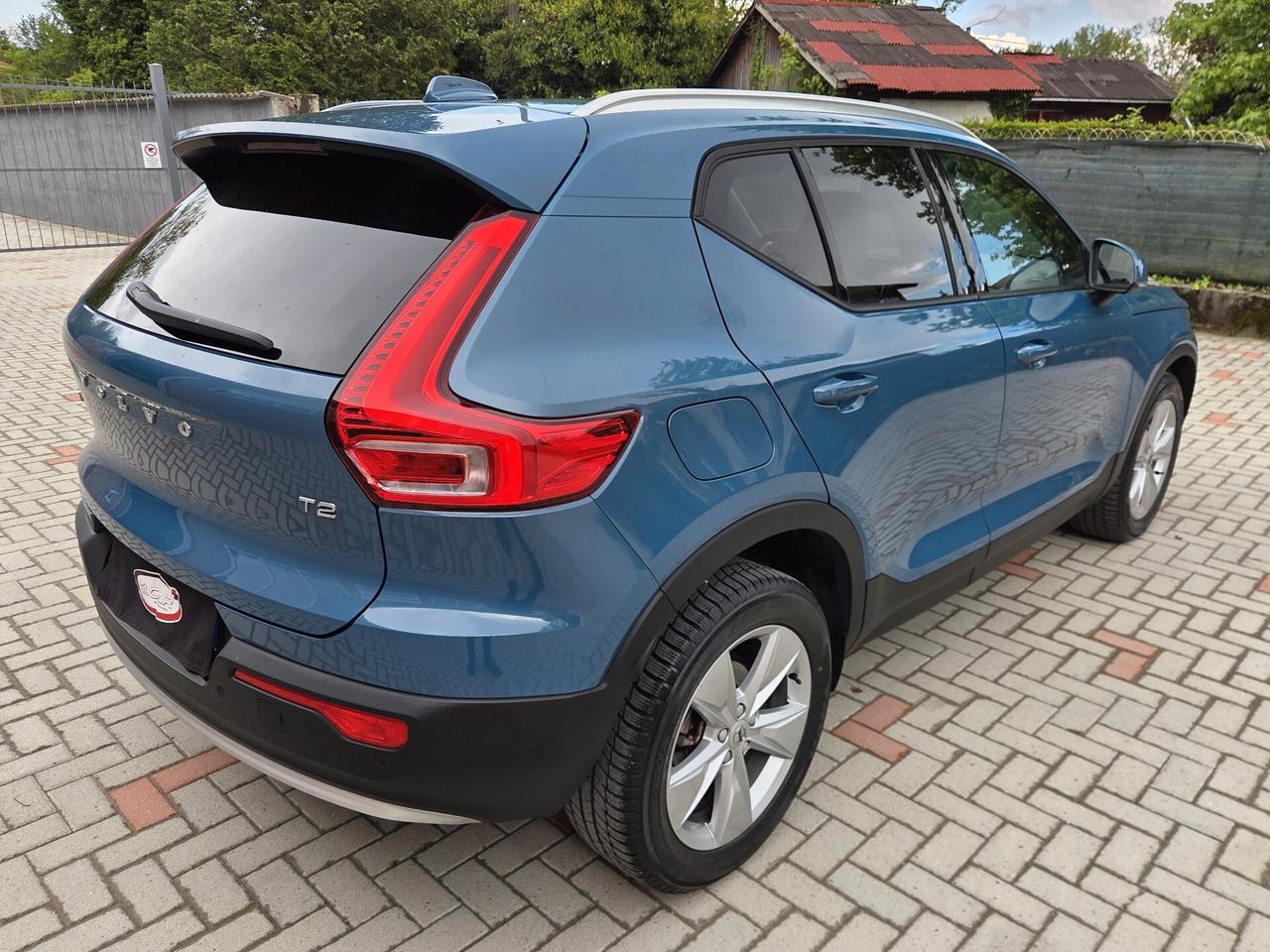 Volvo XC40 T2 automatico Core 129cv