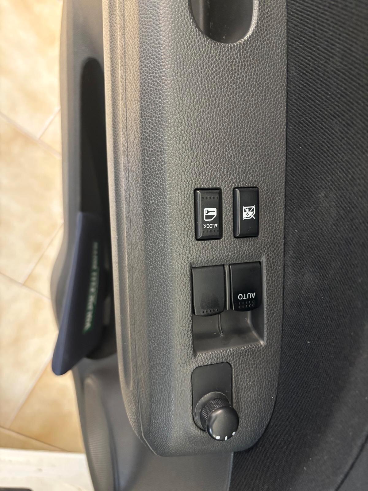 SUZUKI SPLASH ANNO 2013 BZ 1.0 ADATTA NEOPATENTATI KM 87 MILA