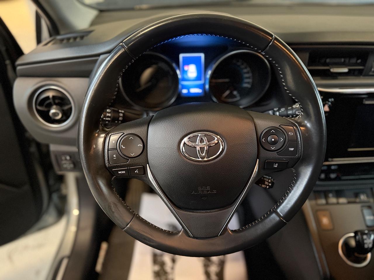 Toyota Auris 1.8 Hybrid Black Edition AUTOMATICA NEOPATENTATI