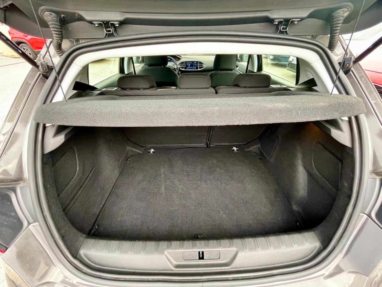 Peugeot 308 BlueHDi 130cv 6m 2021