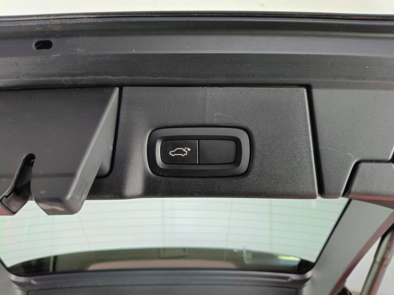 VOLVO V90 2.0 D4 Momentum Business Pro awd geartronic
