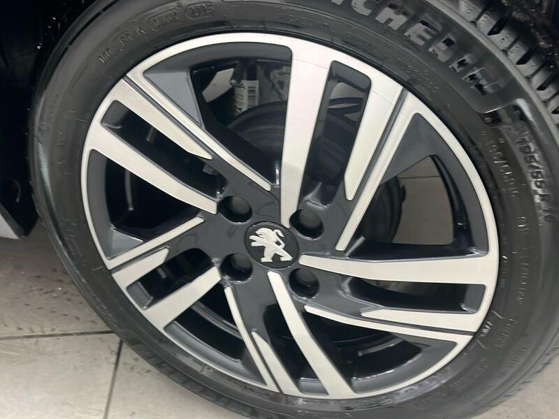 Peugeot 208 PureTech 75 S/S Style