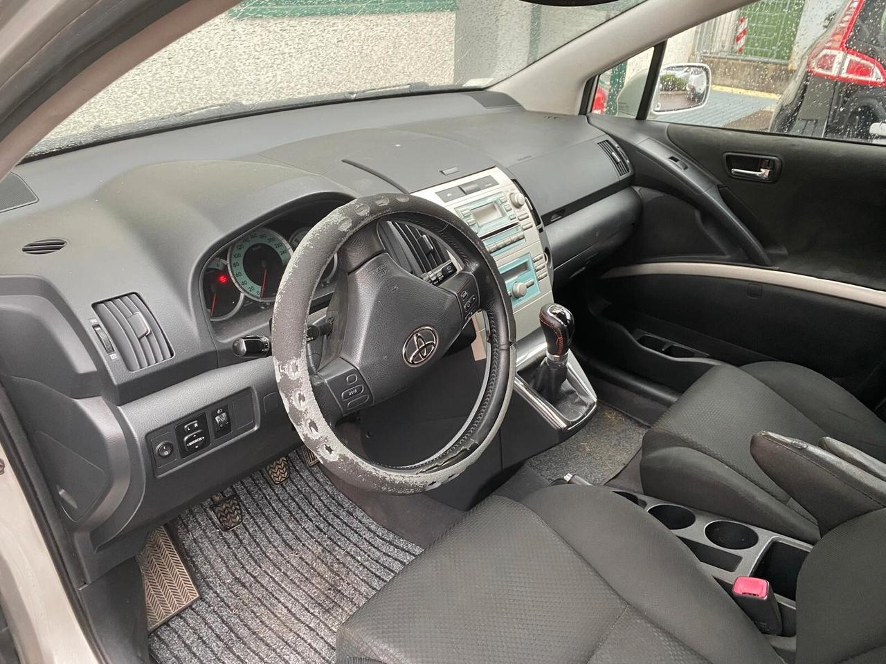 Toyota Corolla Verso 2.2 16V D-4D Sol