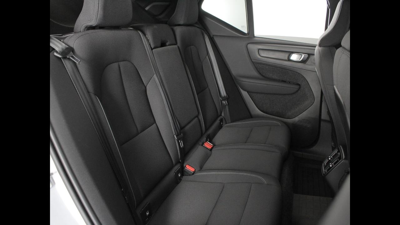 VOLVO XC40 - XC40 1.5 t3 Momentum 163cv auto my21