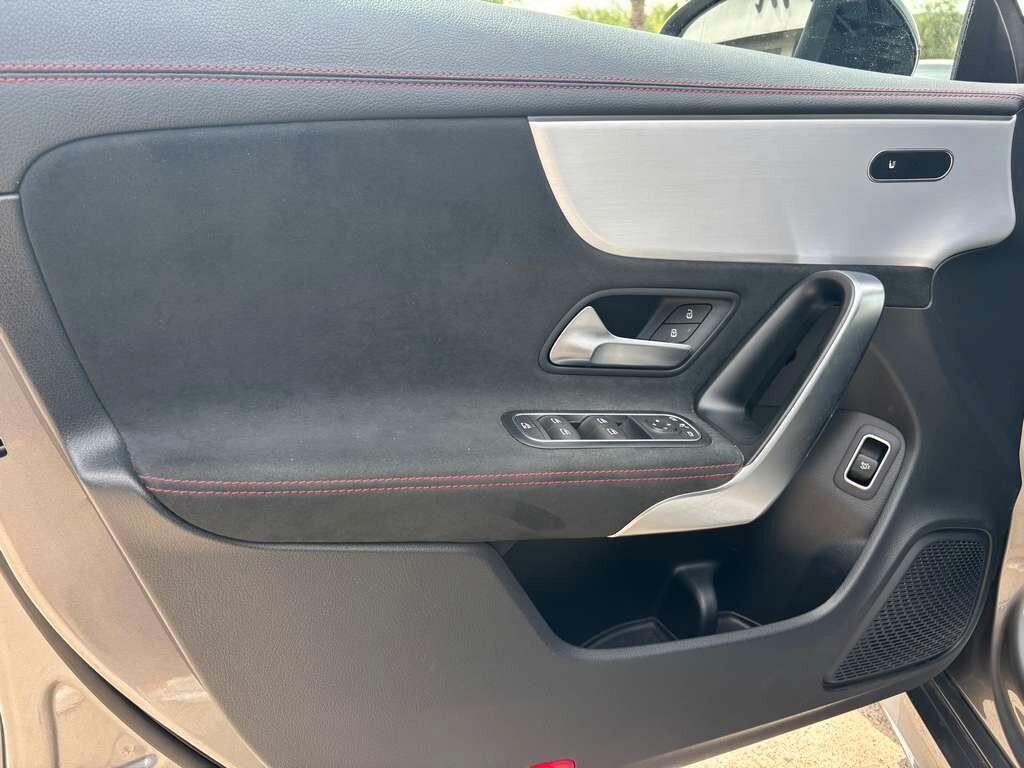 Mercedes-benz CLA 200 d Automatic Premium 2024 / KM 50.000 Tua a solo 349 Euro al mese