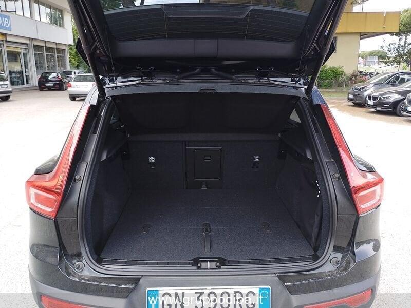 Volvo XC40 2023 2.0 b3 Ultimate Dark auto