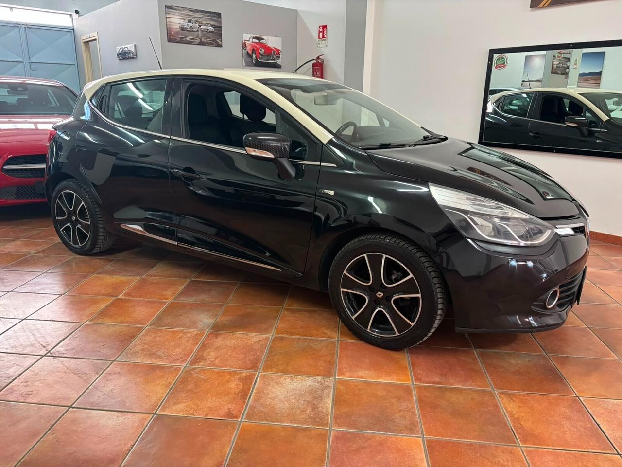 RENAULT CLIO 2016 BI-COLORE AUTOMATICA 1.5 DIESEL