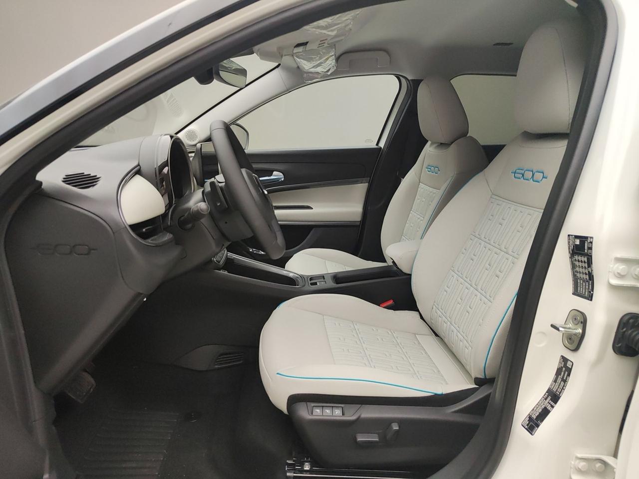 FIAT 600 IV 2023 1.2 MHEV 110CV DCT LA PRIMA