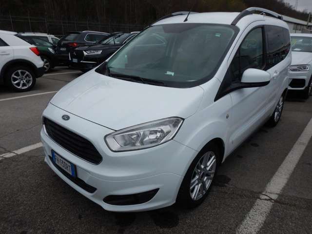 Ford Tourneo Courier 1000 EcoBoost 101CV Titanium