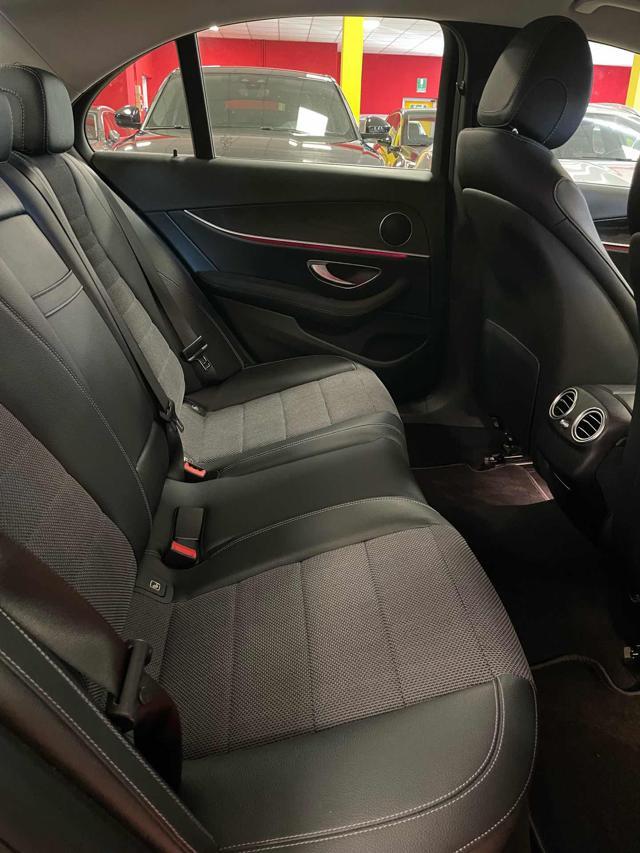MERCEDES-BENZ E 220 d Auto *pelle/navi/led/pdc/telec/luci int*