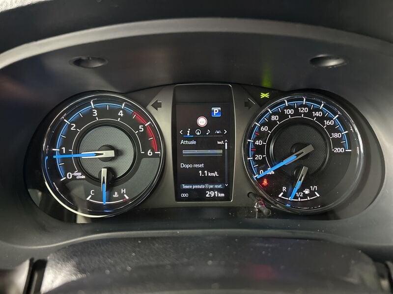Toyota Hilux 2.8 D A/T 4WD 4 porte AT 33 Double Cab Invincible IVA ESPOSTA COMPRESA