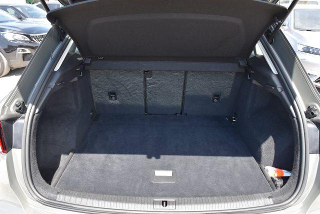 AUDI Q3 35 TDI quattro S tronic Business