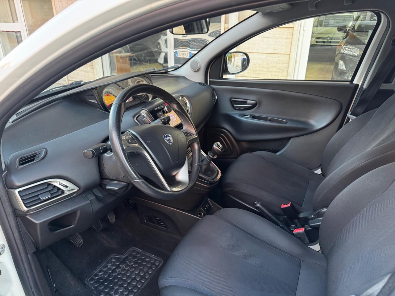 Lancia Ypsilon 1.2 69 CV Gold NEOPATENTATI