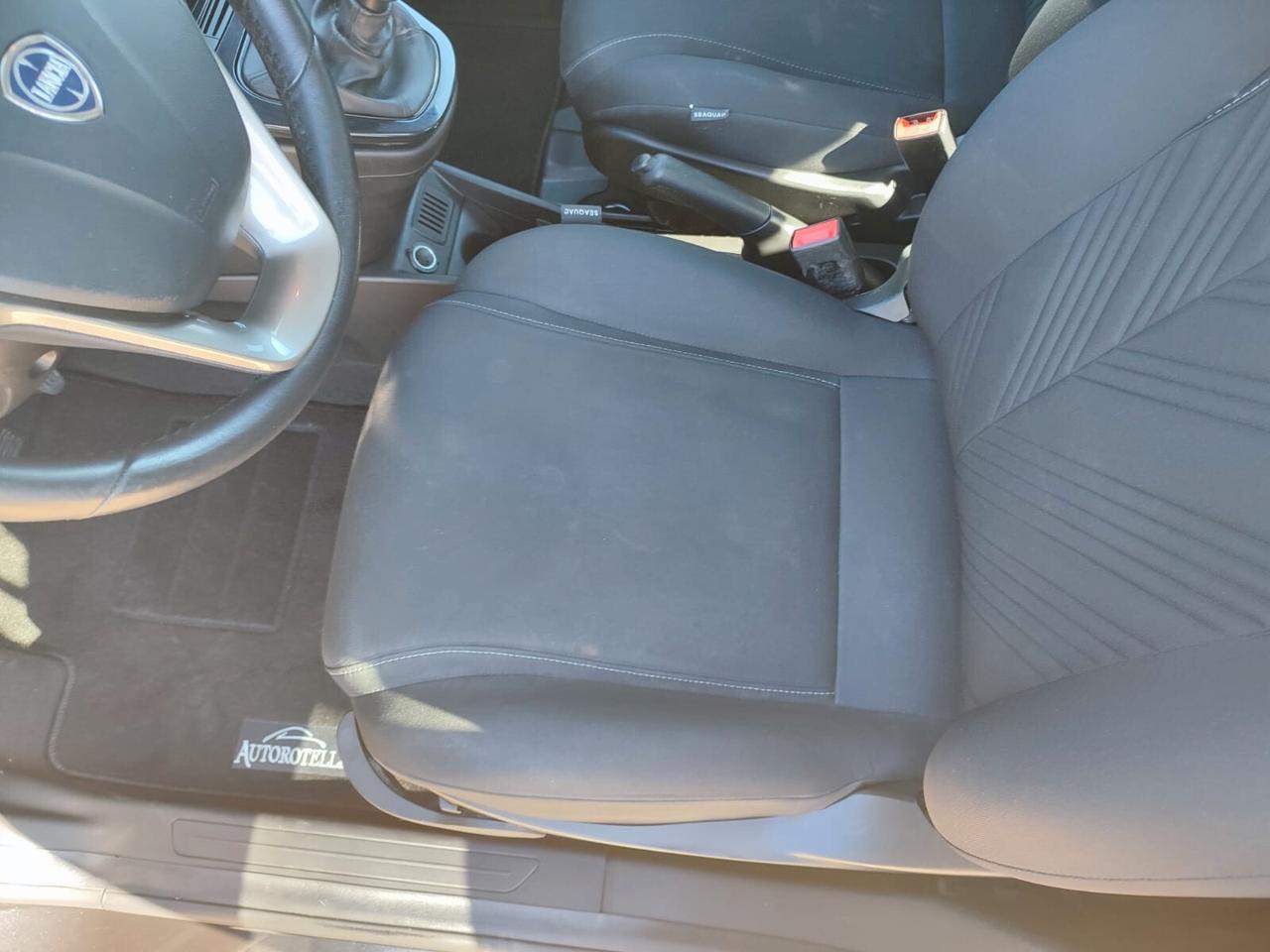 Lancia Ypsilon 1.0 FireFly 5 porte S&S Hybrid Gold