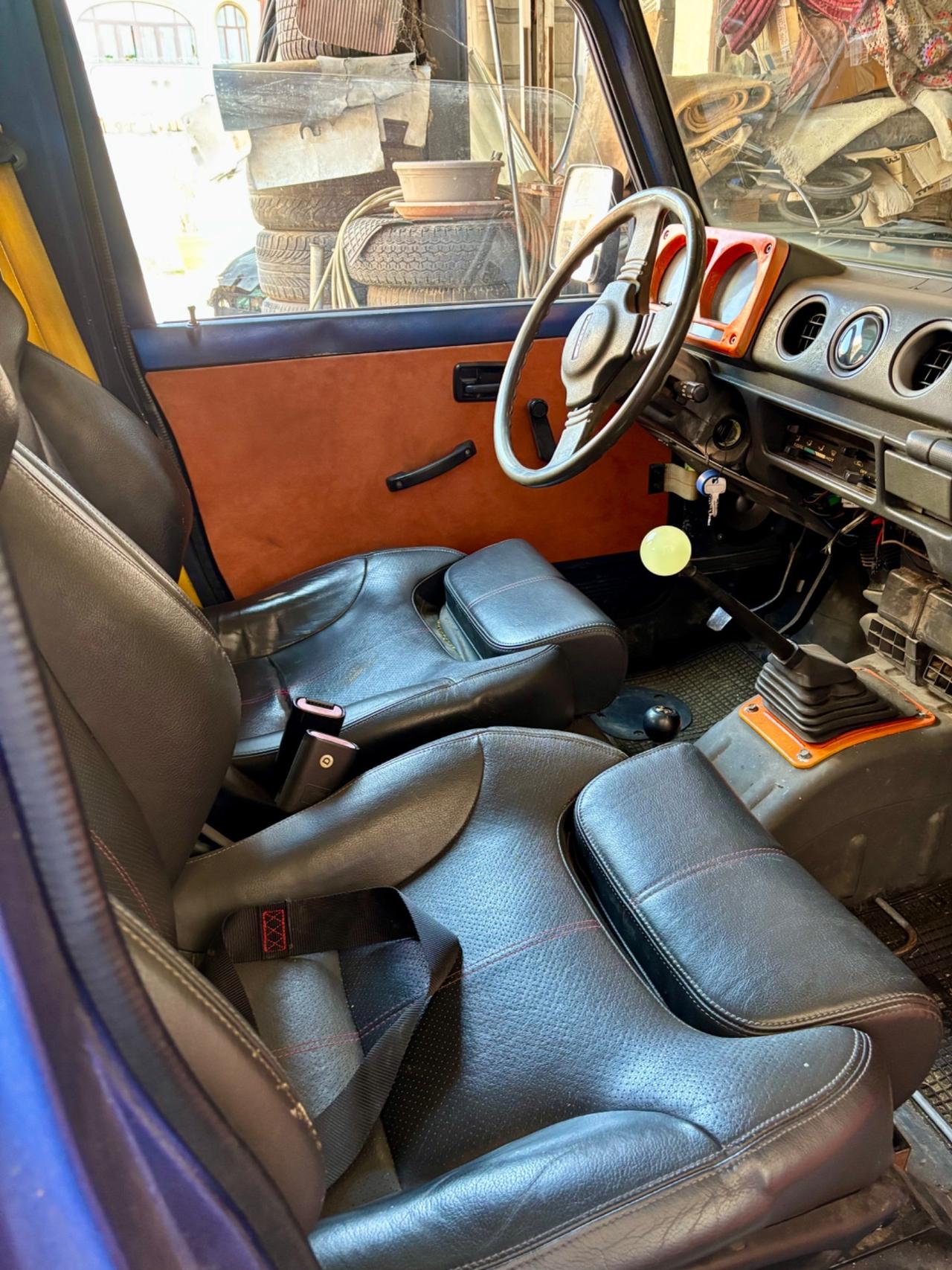 Suzuki SJ 413 SJ413 Berlina De Luxe