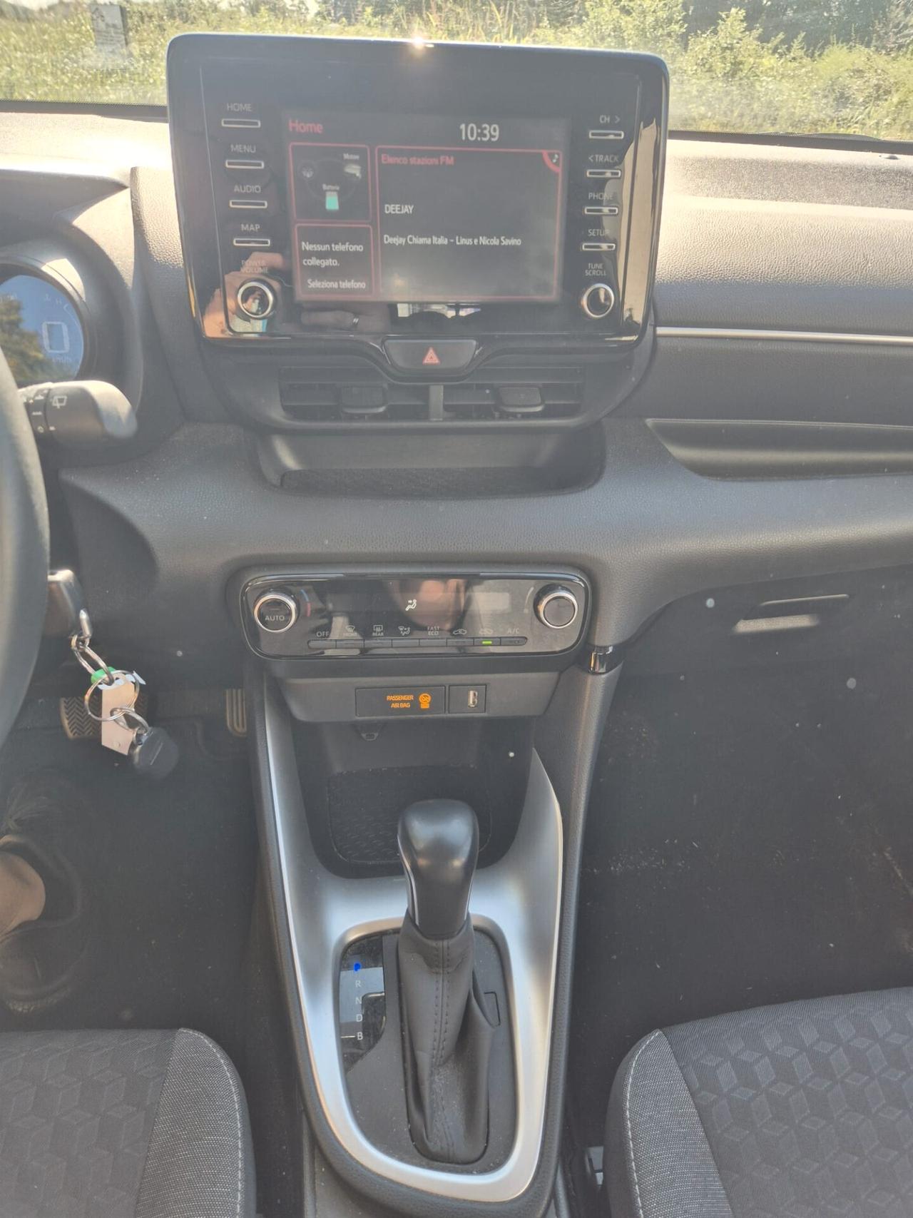 Toyota Yaris 1.5 Hybrid 5 porte Trend CON 7 ANNI DI GARANZIA MECCANICA