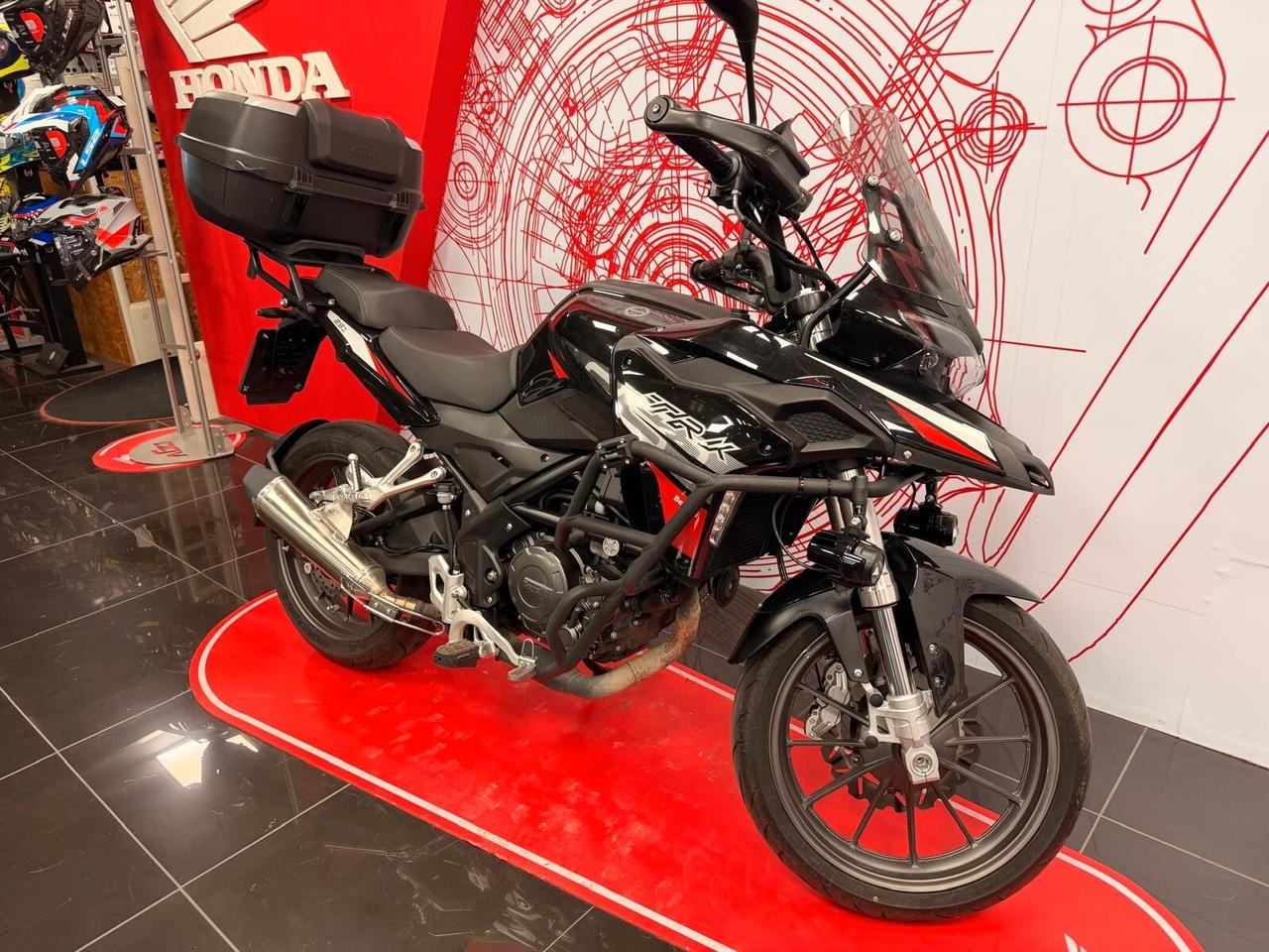 Benelli TRK 251 2022