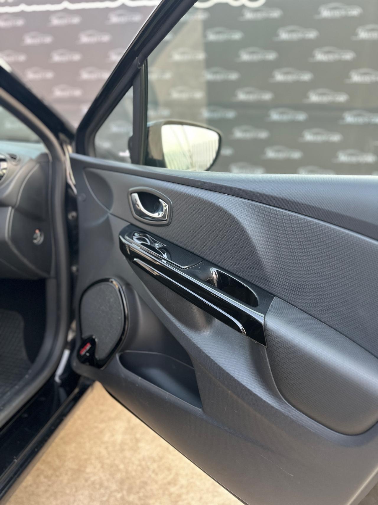 RENAULT CLIO (anno 2014)