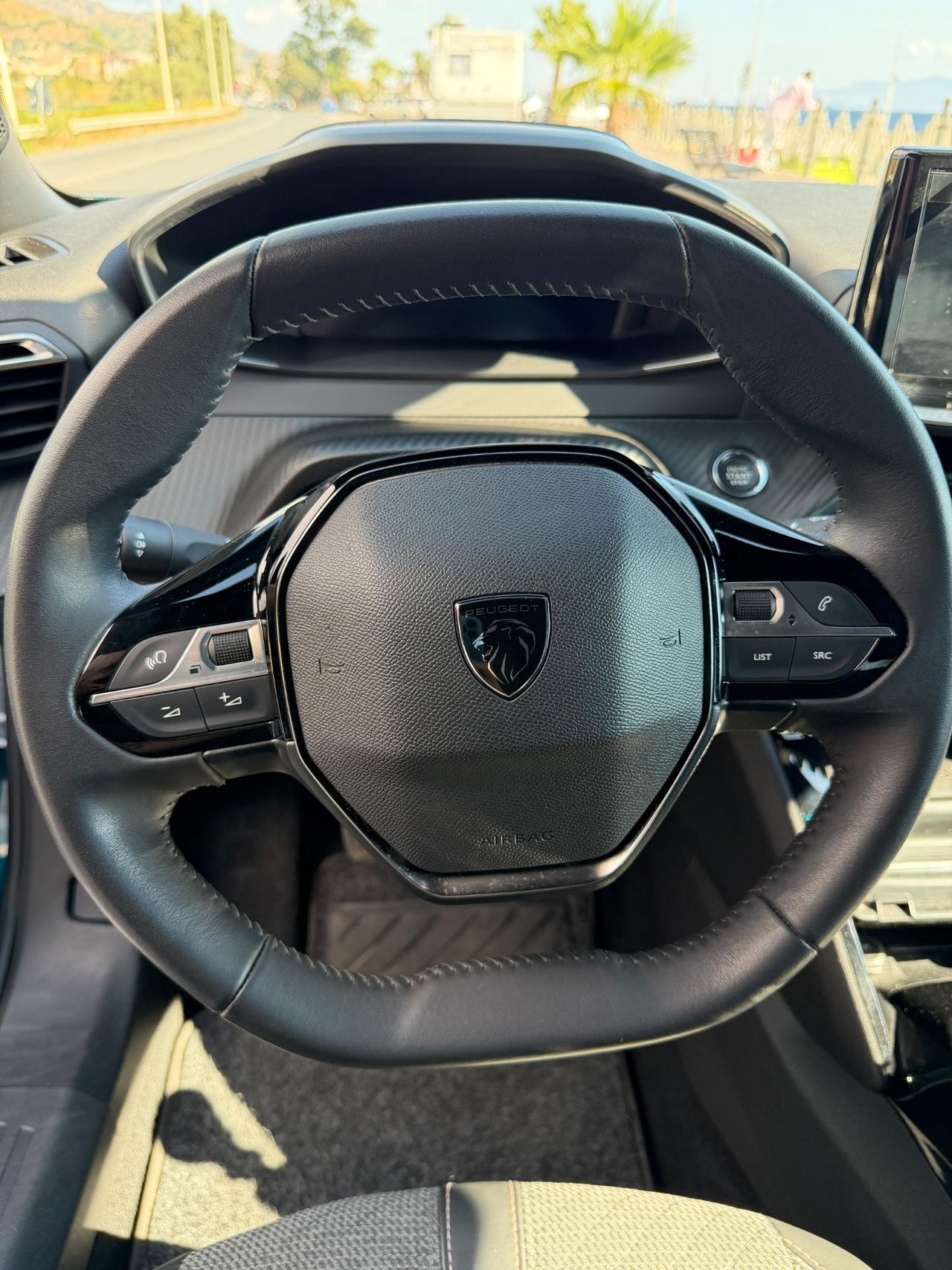 Peugeot 2008 PureTech 100 S&S Allure full optional