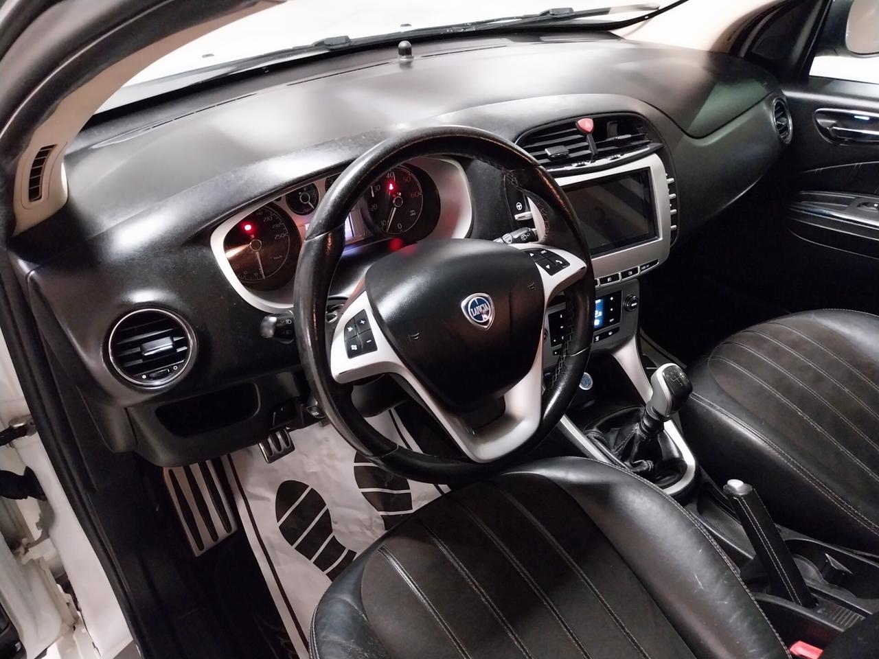 Lancia Delta 1.6 MJT DPF Platinum - ok neopatentati