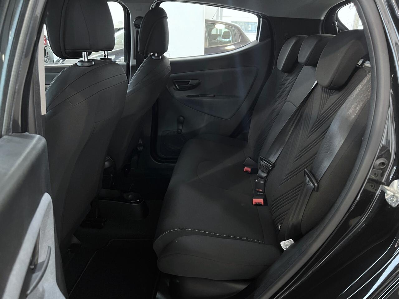 Lancia Ypsilon 1.0 FireFly 5 porte S&S Hybrid Gold