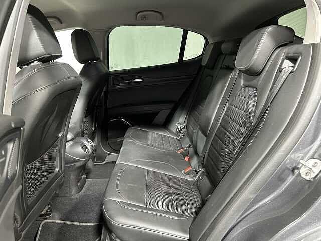 Alfa Romeo Stelvio 2.0 Turbo 200 CV AT8 Q4 B-Tech
