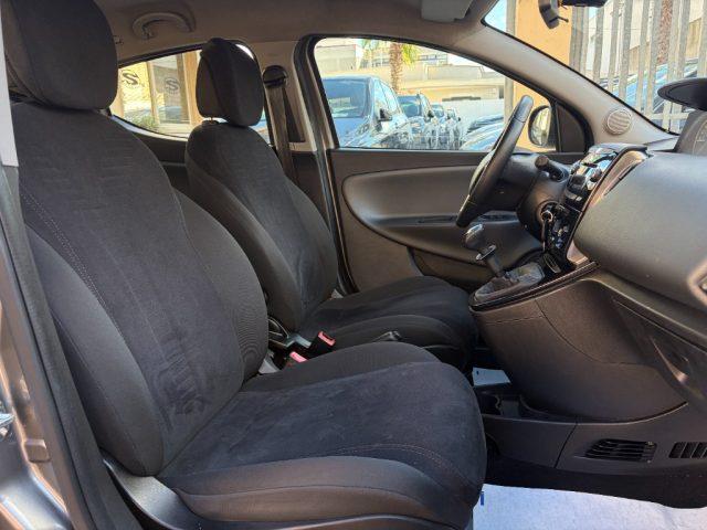 LANCIA Ypsilon 1.2 69 CV 5 porte Silver