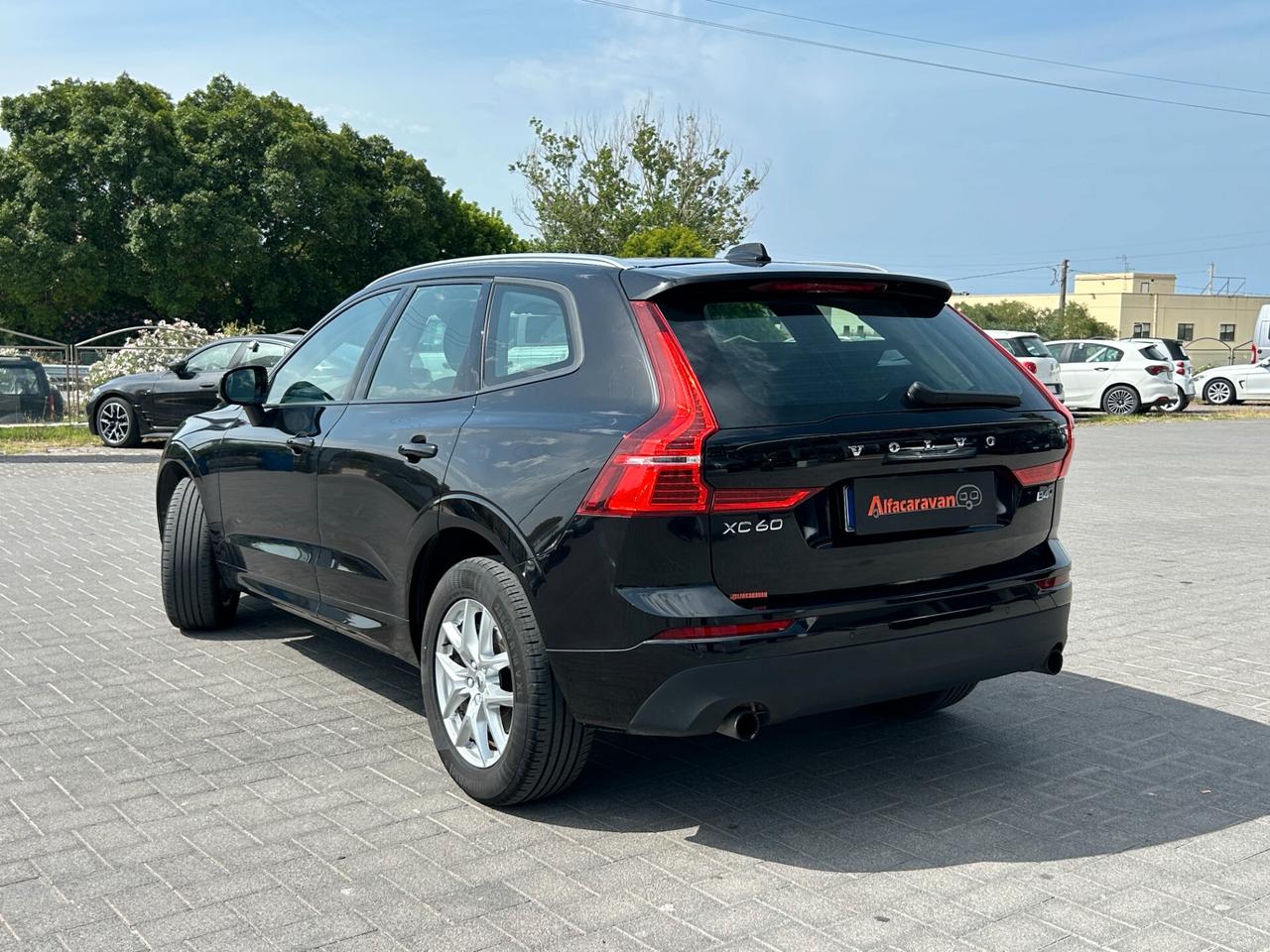 Volvo XC60 2.0 b4 Momentum awd auto