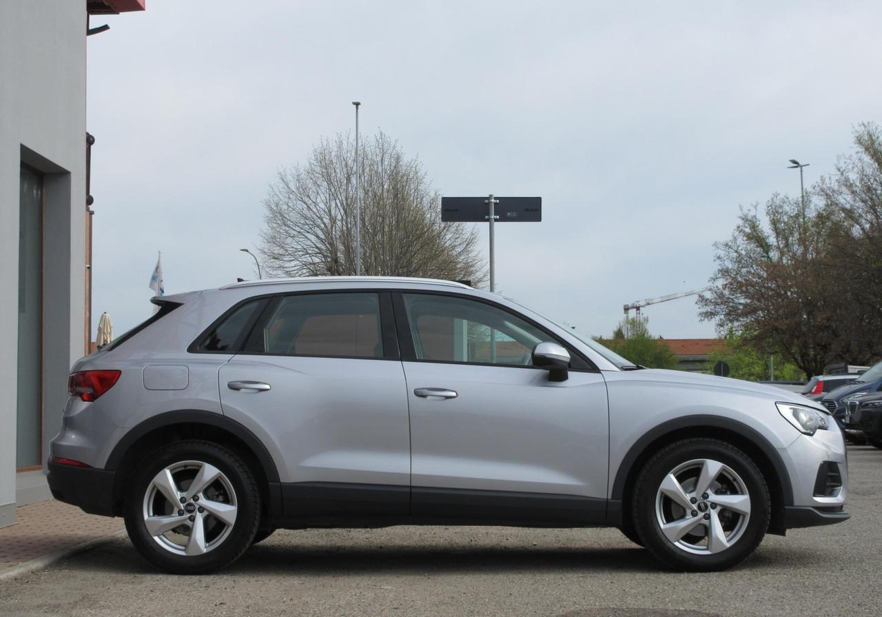 Audi Q3 35 2.0 tdi Business quattro s-tronic