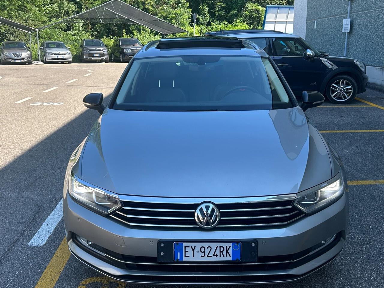 Volkswagen Passat Variant 2.0 TDI DSG Executive | Tetto Panoramico LED Navi